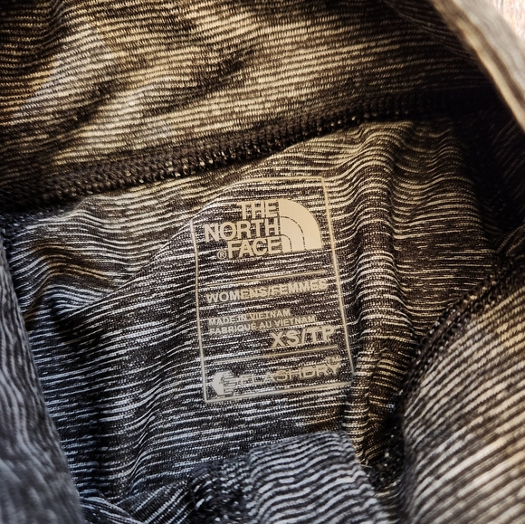 The North Face Flash Dry Heathered Gray Half Zip Long Sleeve Top Size XS - Picture 4 of 6